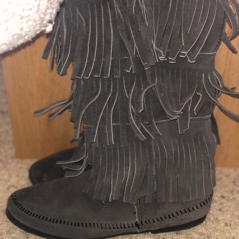 Minnetonka size 8